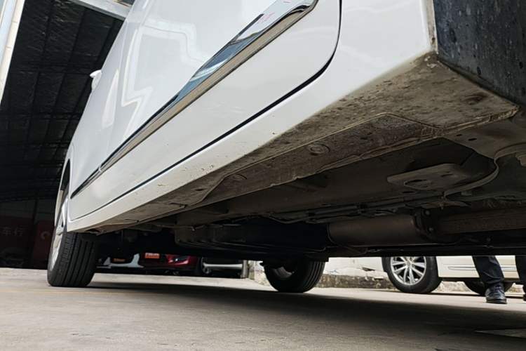 Used Wuling Jiachen 2022 1.5T CVT Smart Luxury Version Right Side Sill