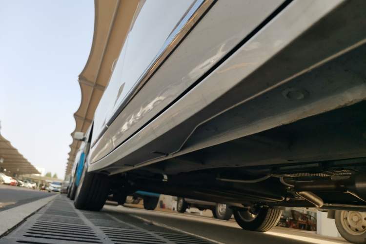 Used Wuling Jiachen 2022 1.5L Manual Comfort Edition Right Side Sill