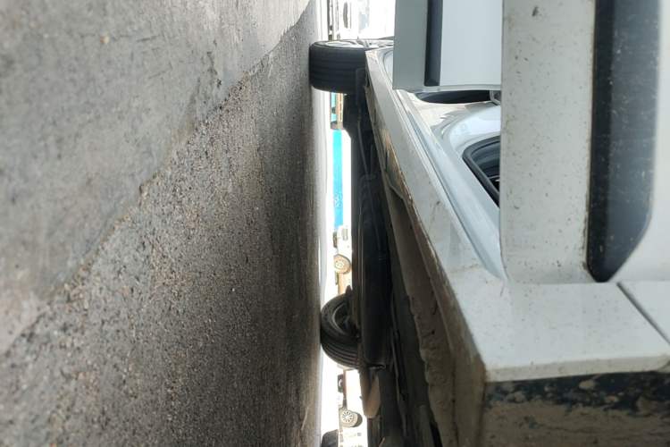 Used Wuling Jiachen 2022 1.5L Manual Enjoyment Elite Model Right Side Sill
