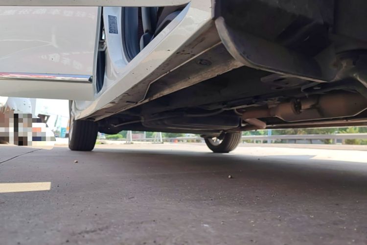 Used Wuling Jiachen 2022 1.5L Manual Comfort Edition Right Side Sill