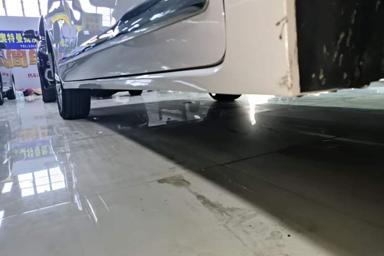 Used Wuling Jiachen 2022 1.5L Manual Comfort Edition Right Side Sill