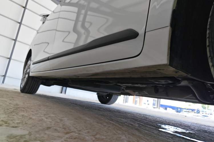 Used Wuling Jiachen 2022 1.5L Manual Enjoyment Elite Model Right Side Sill