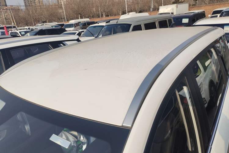 Used Wuling Jiachen 2022 1.5L Manual Comfort Edition Roof