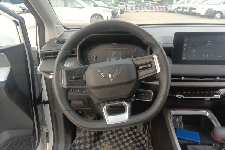 Used Wuling Jiachen 2022 1.5L Manual Comfort Edition Steering Wheel