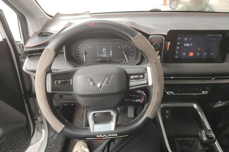 Used Wuling Jiachen 2022 1.5L Manual Comfort Edition Steering Wheel