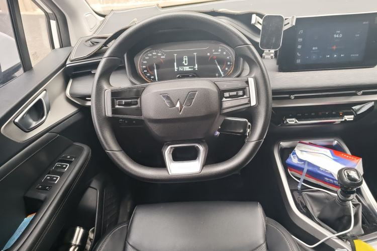 Used Wuling Jiachen 2022 1.5L Manual Light Comfort Edition Steering Wheel
