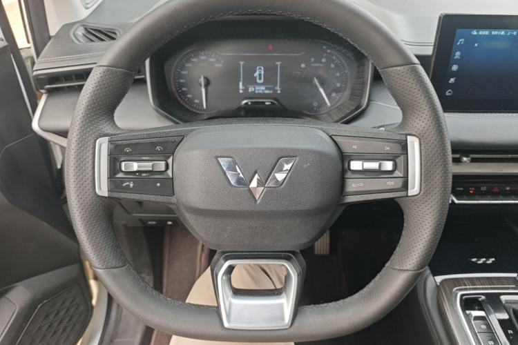 Used Wuling Jiachen 2022 1.5T CVT Deluxe Flagship Edition Steering Wheel