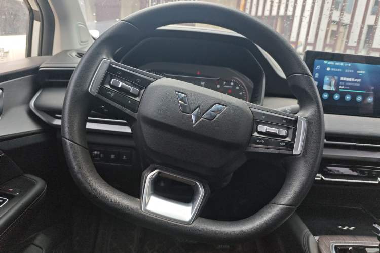 Used Wuling Jiachen 2022 1.5T CVT Smart Luxury Version Steering Wheel