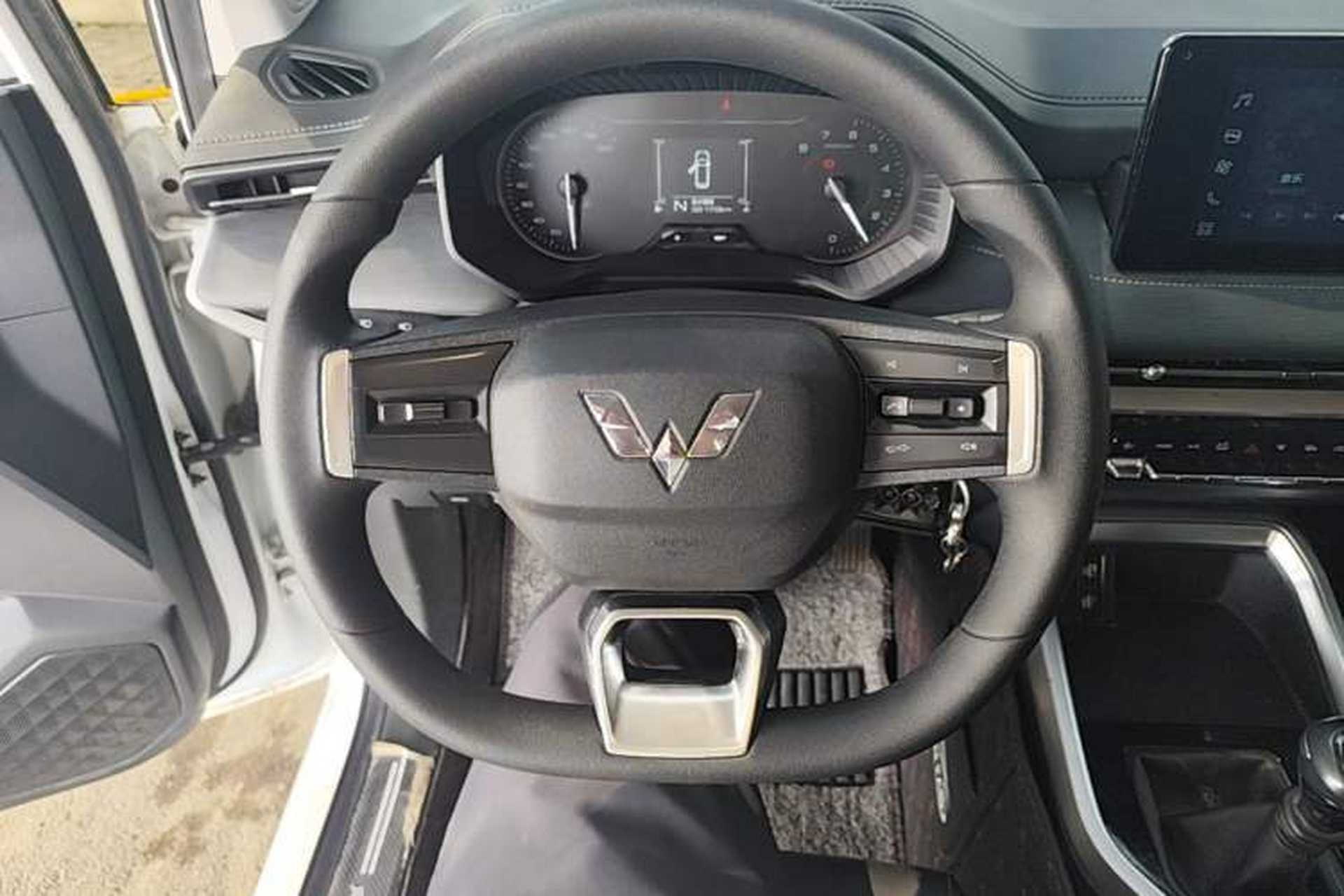 Used Wuling Jiachen 2022 1.5T Manual Light Enjoyment Dynamic Version Steering Wheel