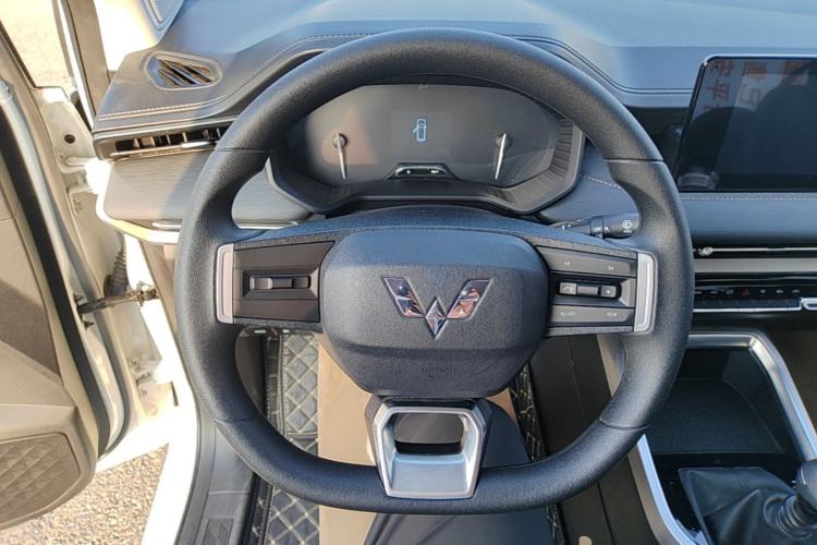 Used Wuling Jiachen 2022 1.5L Manual Comfort Edition Steering Wheel