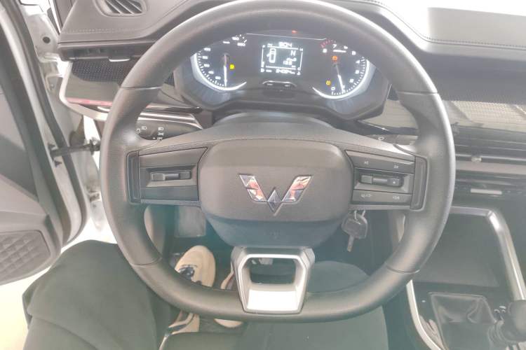 Used Wuling Jiachen 2022 1.5L Manual Enjoyment Elite Model Steering Wheel