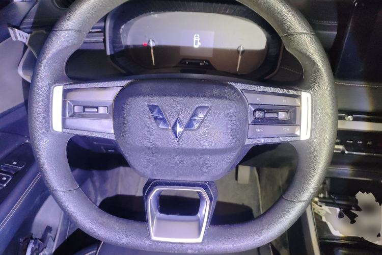 Used Wuling Jiachen 2022 1.5L Manual Comfort Edition Steering Wheel
