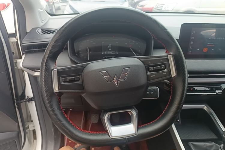Used Wuling Jiachen 2022 1.5L Manual Light Comfort Edition Steering Wheel