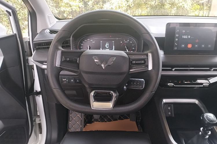 Used Wuling Jiachen 2022 1.5T Manual Comfort & Dynamic Version Steering Wheel