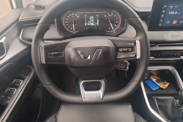 Used Wuling Jiachen 2022 1.5L Manual Light Comfort Edition Steering Wheel