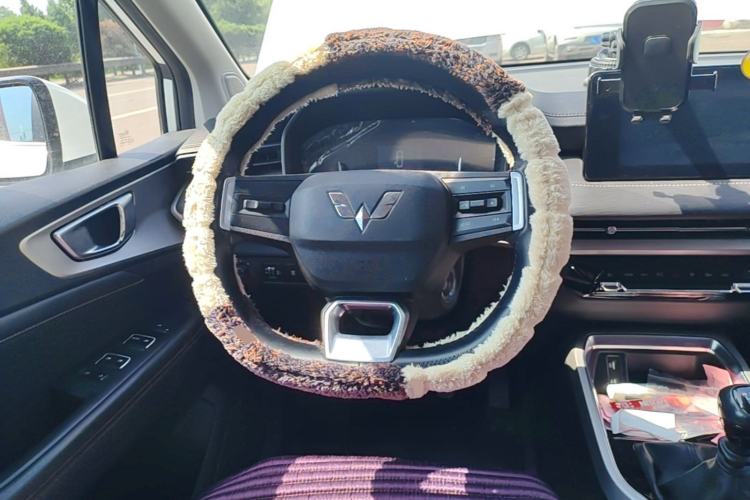 Used Wuling Jiachen 2022 1.5L Manual Comfort Edition Steering Wheel