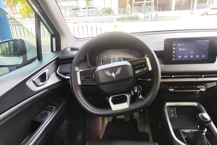Used Wuling Jiachen 2022 1.5L Manual Light Comfort Edition Steering Wheel