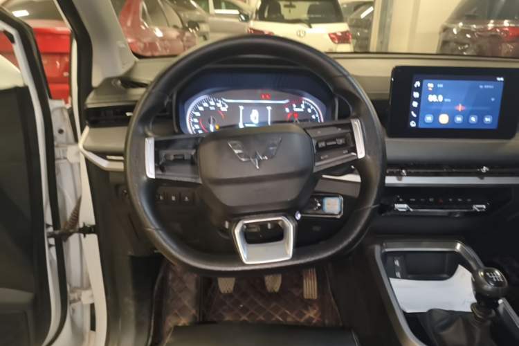 Used Wuling Jiachen 2022 1.5T Manual Comfort & Dynamic Version Steering Wheel