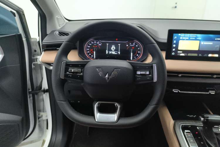 Used Wuling Jiachen 2022 1.5T CVT Deluxe Flagship Edition Steering Wheel