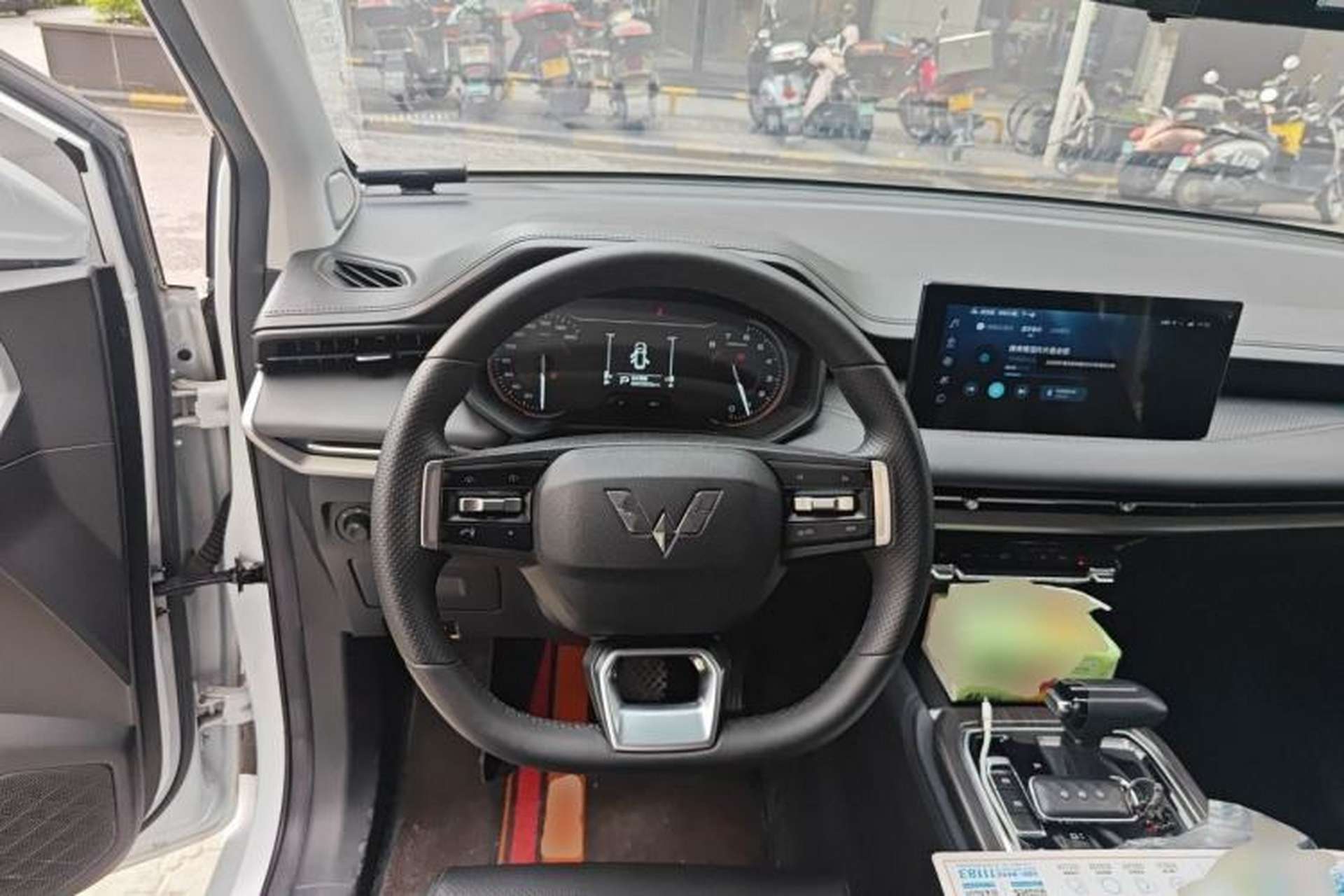 Used Wuling Jiachen 2022 1.5T CVT Deluxe Flagship Edition Steering Wheel