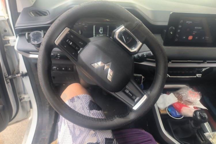Used Wuling Jiachen 2022 1.5T Manual Comfort & Dynamic Version Steering Wheel