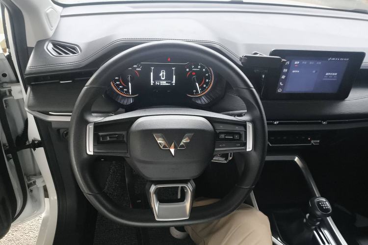 Used Wuling Jiachen 2022 1.5L Manual Comfort Edition Steering Wheel