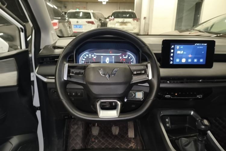 Used Wuling Jiachen 2022 1.5T Manual Comfort & Dynamic Version Steering Wheel