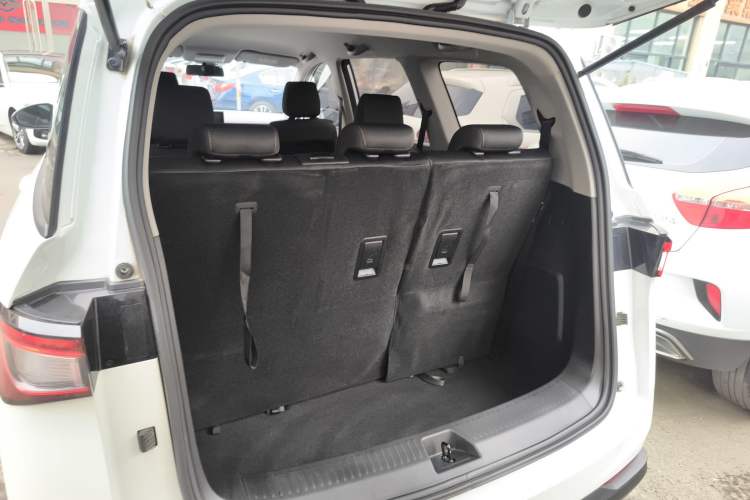 Used Wuling Jiachen 2022 1.5L Manual Enjoyment Elite Model Trunk