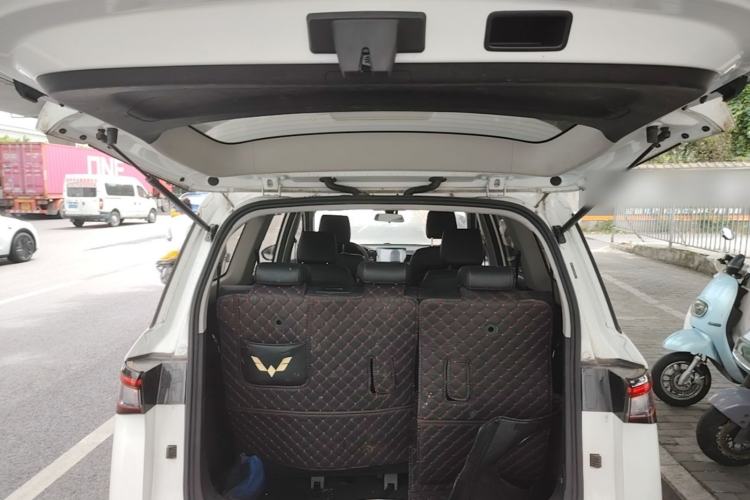 Used Wuling Jiachen 2022 1.5L Manual Comfort Edition Trunk