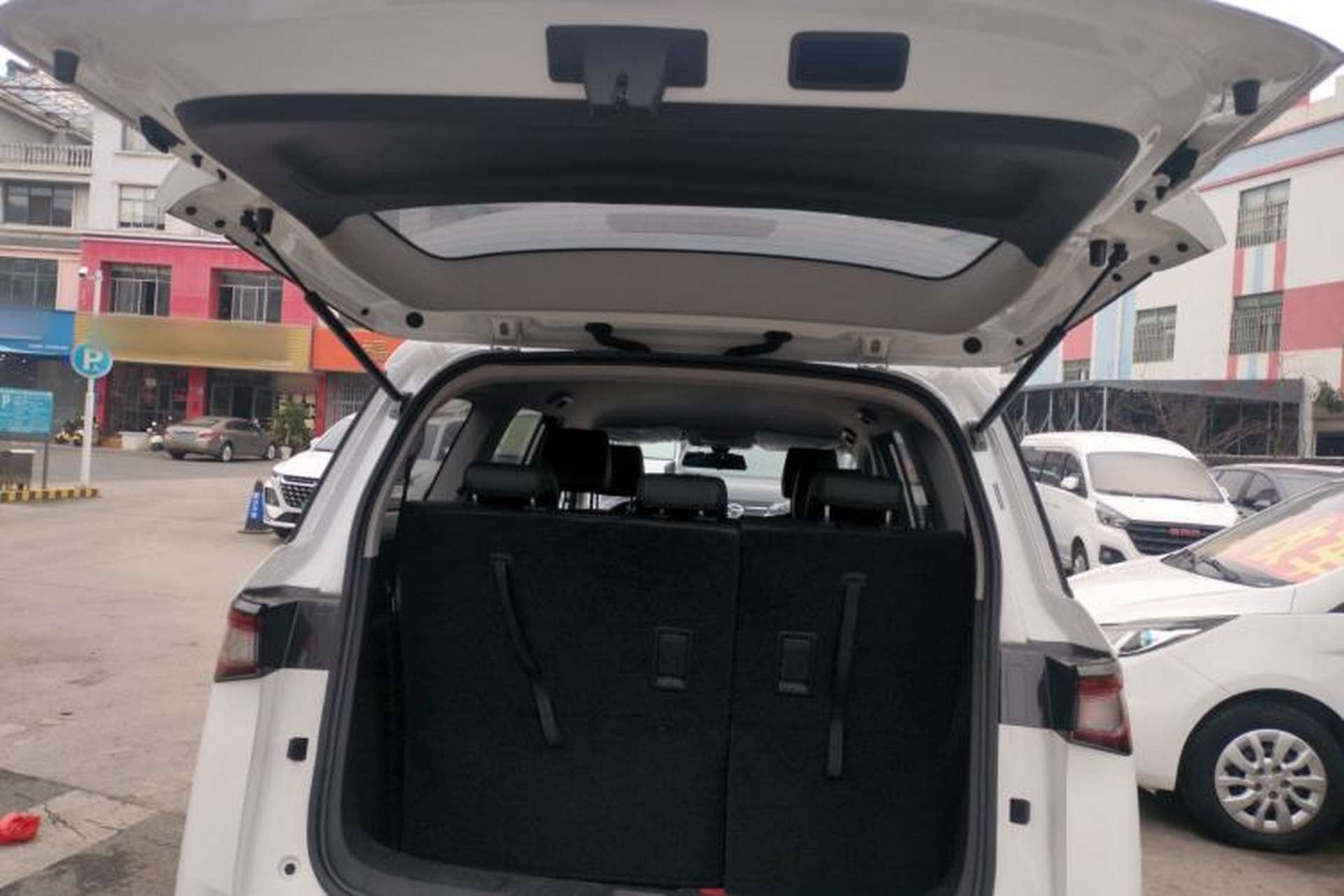 Used Wuling Jiachen 2022 1.5L Manual Comfort Edition Trunk