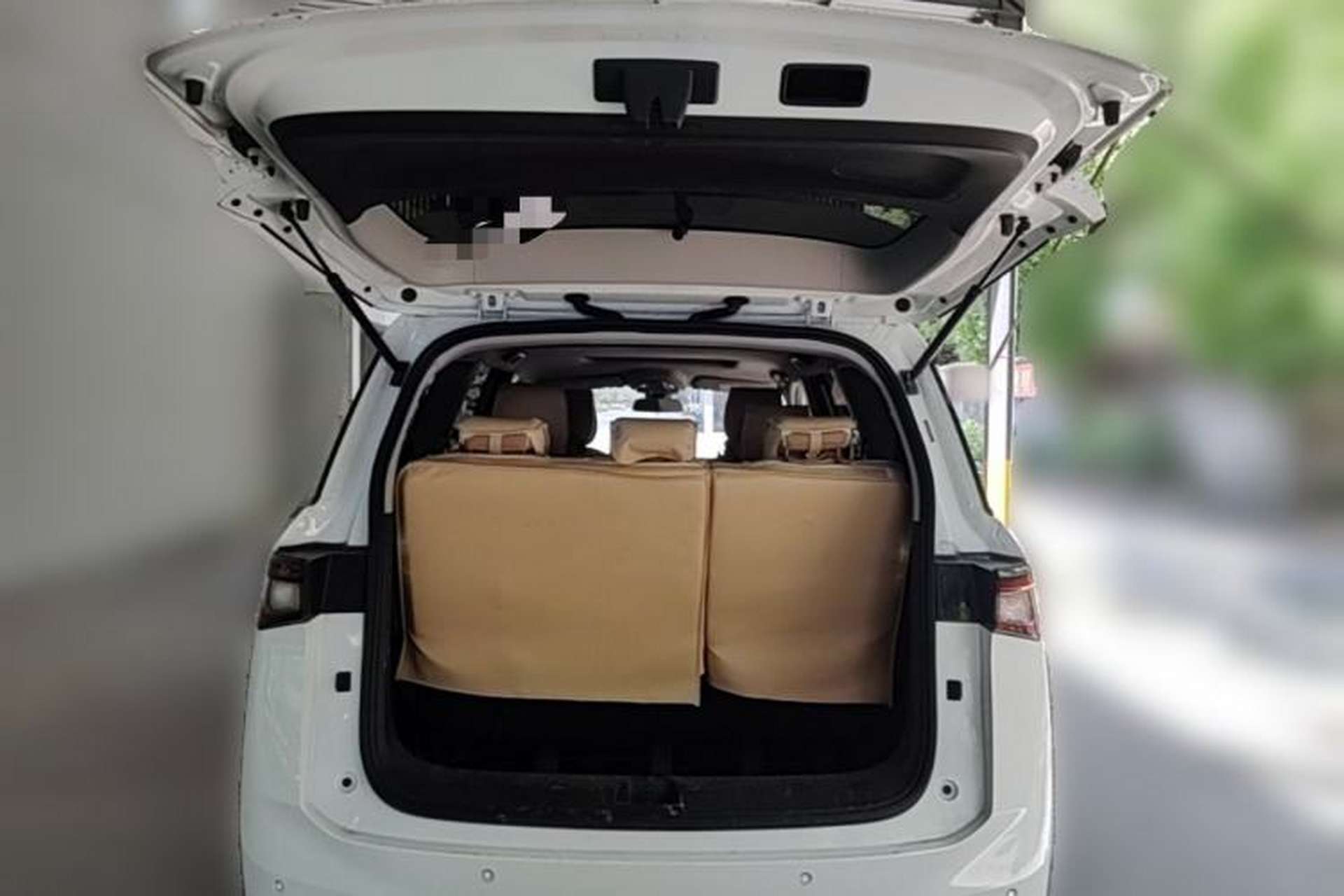 Used Wuling Jiachen 2022 1.5T CVT Deluxe Flagship Edition Trunk