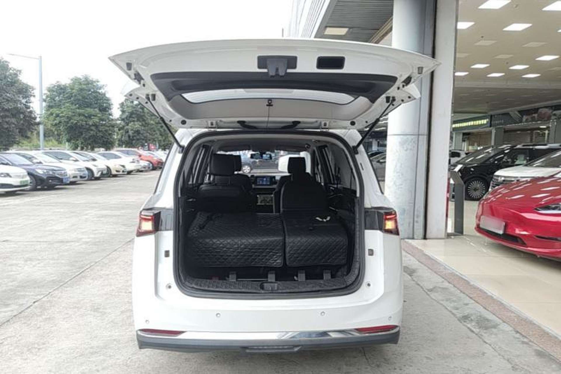 Used Wuling Jiachen 2022 1.5T Manual Comfort & Dynamic Version Trunk