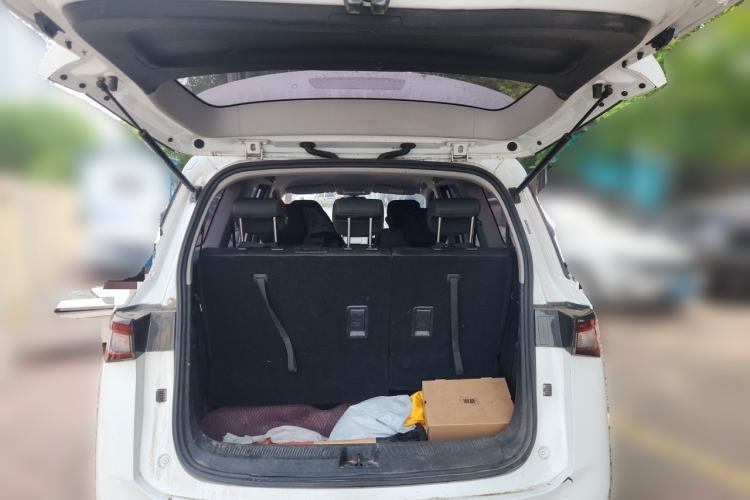 Used Wuling Jiachen 2022 1.5L Manual Light Comfort Edition Trunk