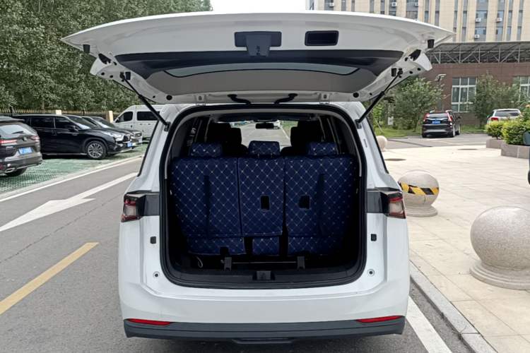 Used Wuling Jiachen 2022 1.5L Manual Enjoyment Elite Model Trunk