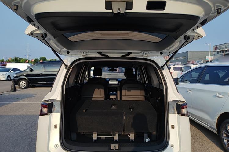 Used Wuling Jiachen 2022 1.5L Manual Comfort Edition Trunk