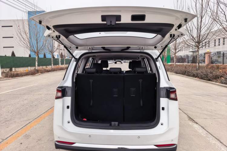 Used Wuling Jiachen 2022 1.5T CVT Smart Luxury Version Trunk