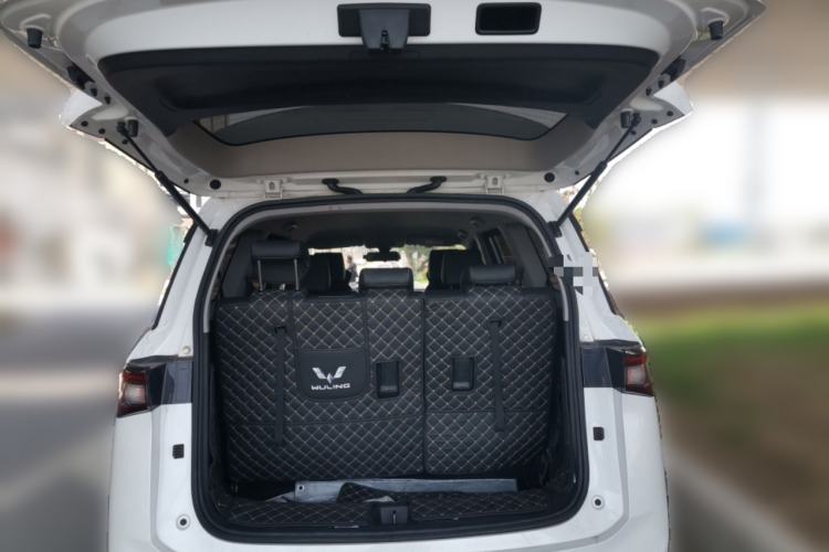 Used Wuling Jiachen 2022 1.5L Manual Comfort Edition Trunk