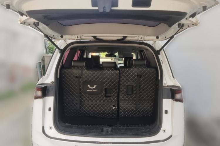 Used Wuling Jiachen 2022 1.5T CVT Deluxe Flagship Edition Trunk