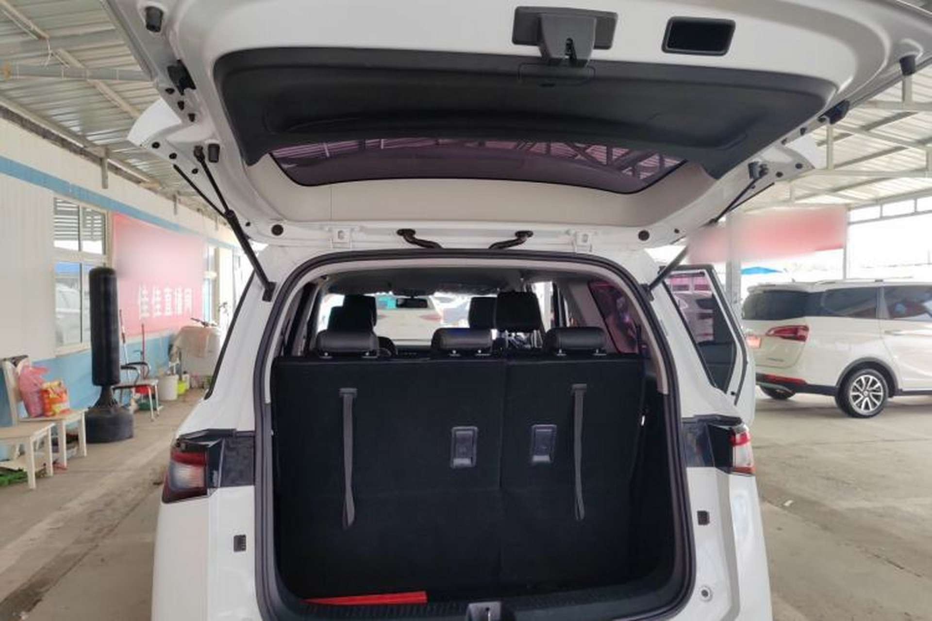 Used Wuling Jiachen 2022 1.5L Manual Enjoyment Elite Model Trunk