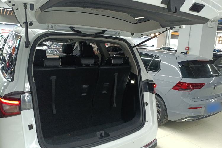 Used Wuling Jiachen 2022 1.5T CVT Deluxe Flagship Edition Trunk