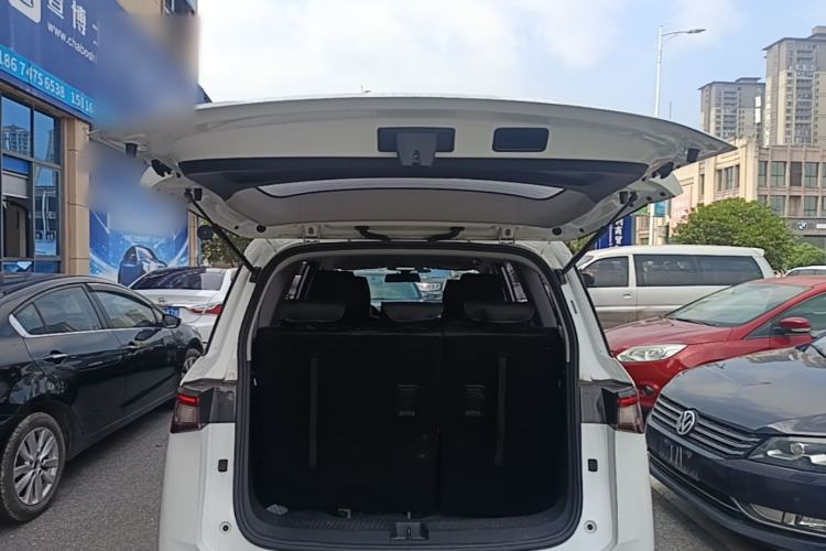 Used Wuling Jiachen 2022 1.5L Manual Light Comfort Edition Trunk