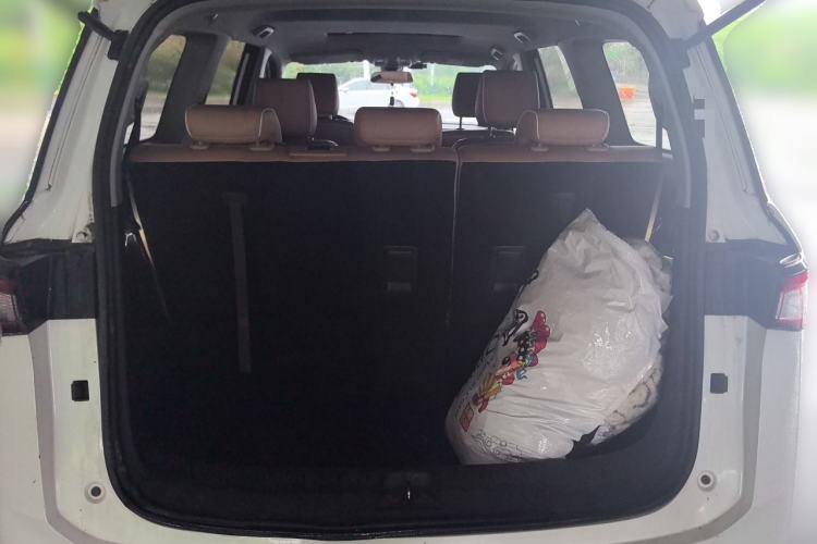 Used Wuling Jiachen 2022 1.5T CVT Deluxe Flagship Edition Trunk