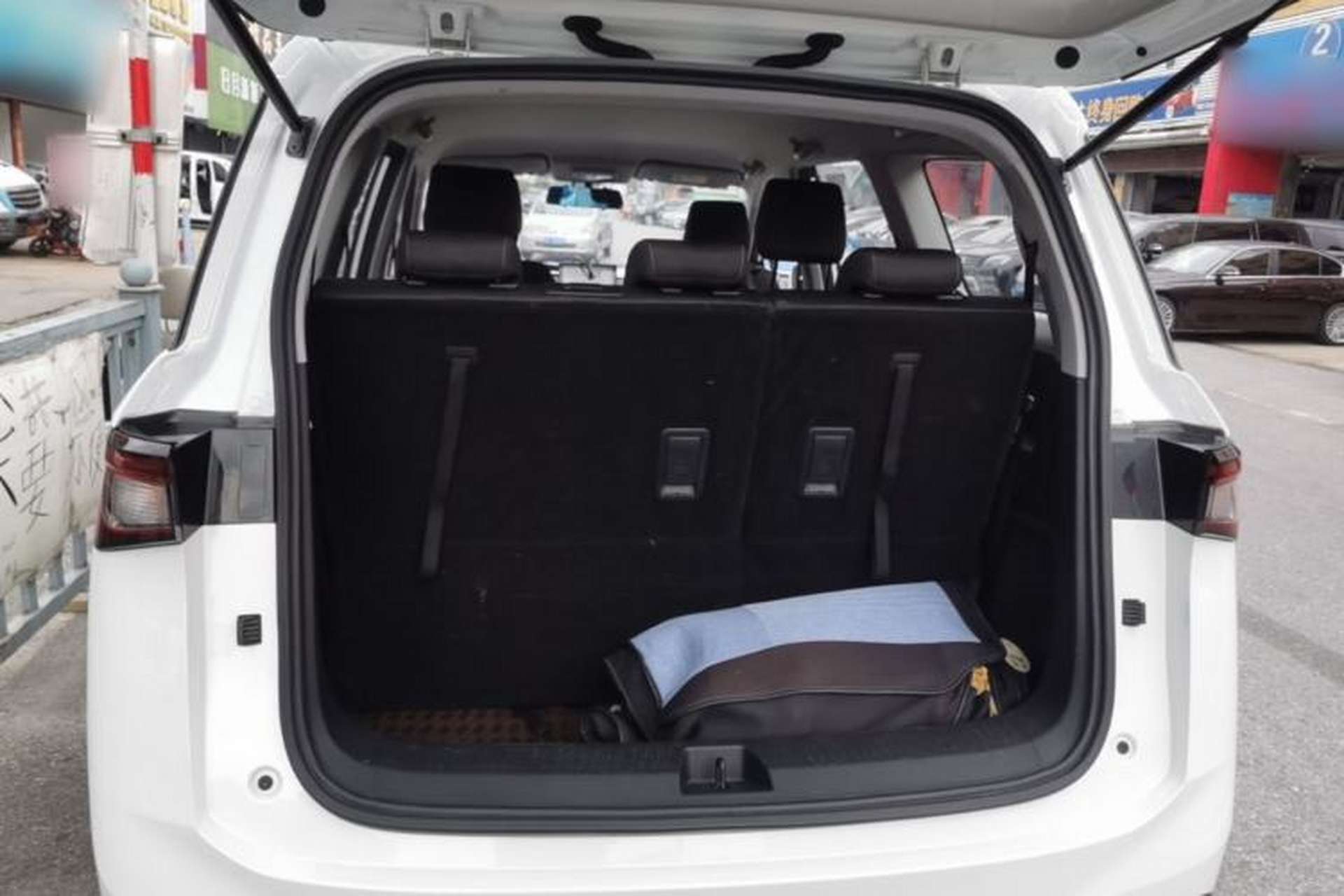 Used Wuling Jiachen 2022 1.5L Manual Enjoyment Elite Model Trunk
