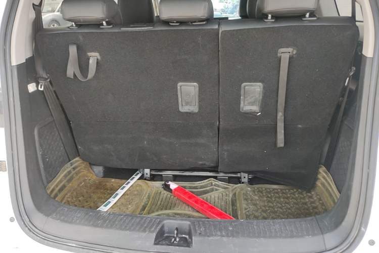 Used Wuling Jiachen 2022 1.5L Manual Enjoyment Elite Model Trunk