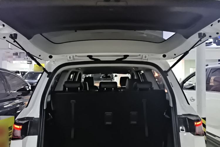 Used Wuling Jiachen 2022 1.5L Manual Comfort Edition Trunk