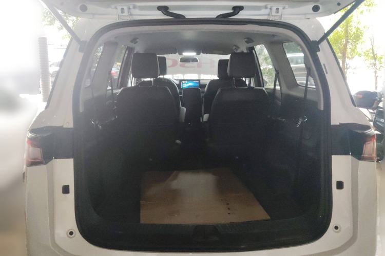 Used Wuling Jiachen 2022 1.5T CVT Smart Luxury Version Trunk