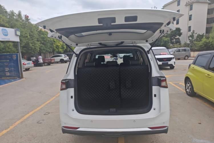 Used Wuling Jiachen 2022 1.5T CVT Deluxe Flagship Edition Trunk