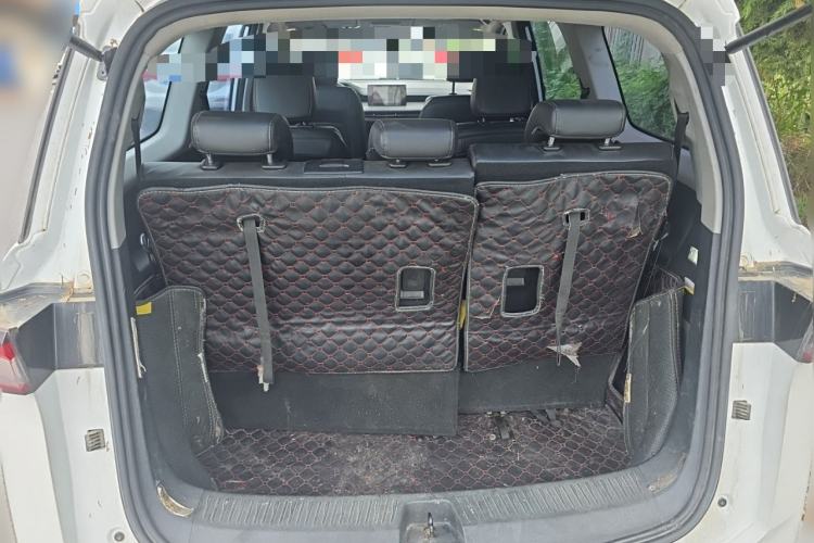 Used Wuling Jiachen 2022 1.5T Manual Comfort & Dynamic Version Trunk