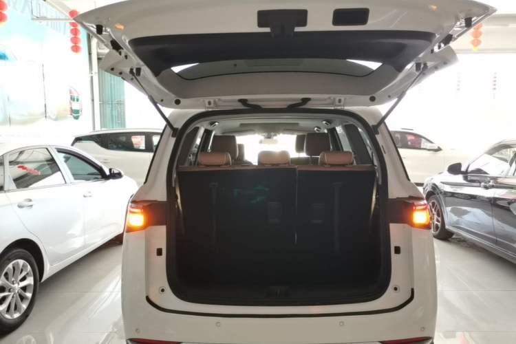Used Wuling Jiachen 2022 1.5T CVT Deluxe Flagship Edition Trunk