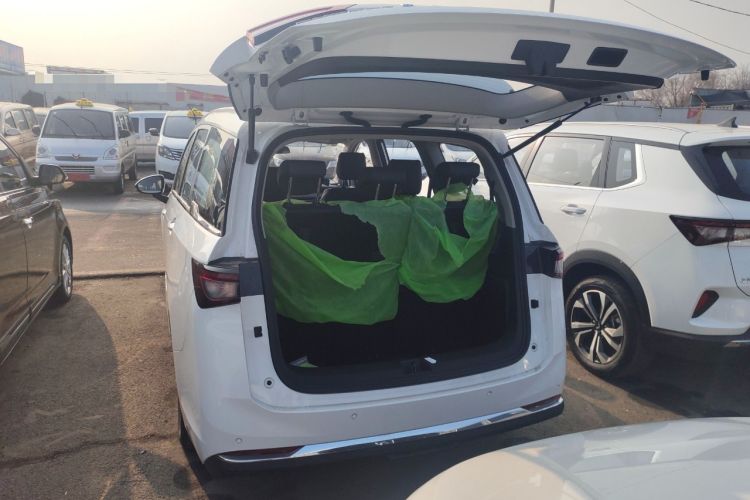 Used Wuling Jiachen 2022 1.5L Manual Comfort Edition Trunk